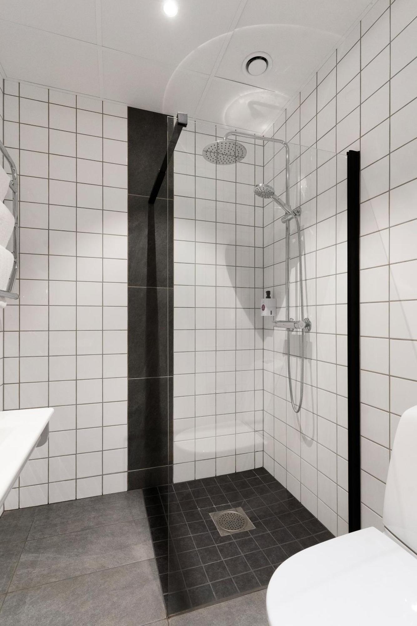 Quality Hotel Vaenersborg Экстерьер фото
